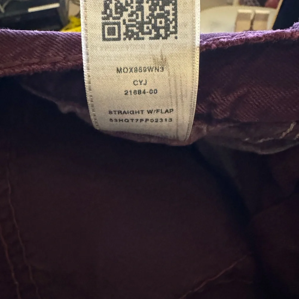 True Religion CYJ Hammer Down Straight w/ flap Super T Burgundy Jeans